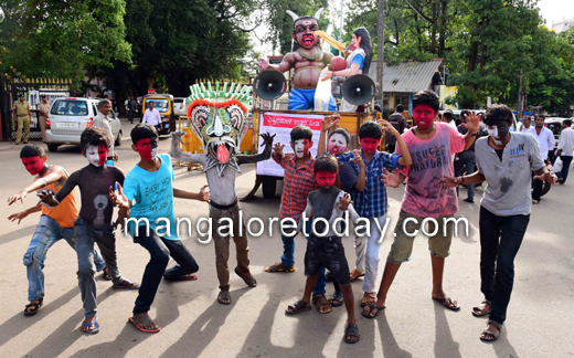 Yettinahole protest by artists